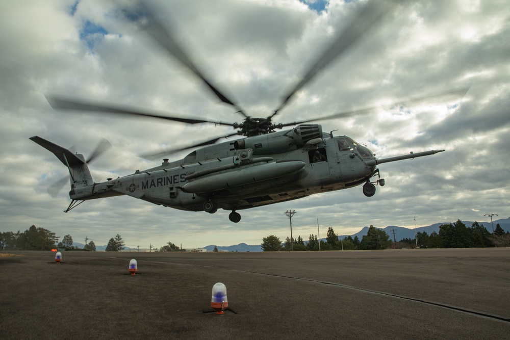 Marines with CLR-3 conduct FARP operations