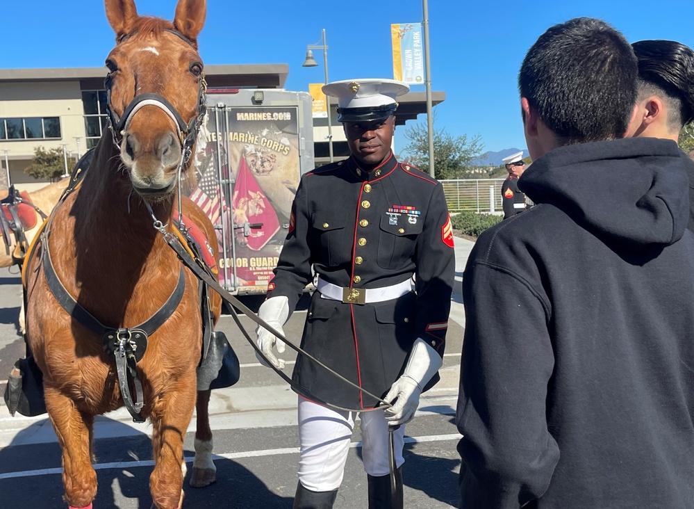 Mounted Color Guard leads Holiday Parade