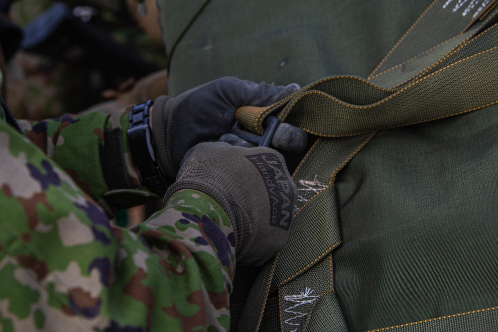 RD21 Marines and JGSDF conduct aerial resupply training