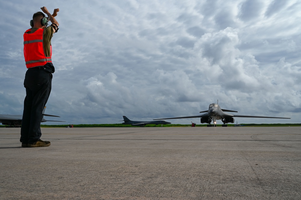 B-1B Lancers deploy to Naval Support Facility Diego Garcia