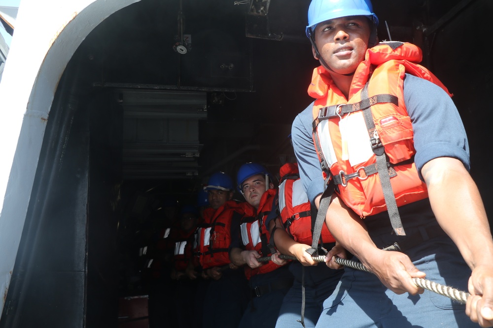 USS Howard Conducts Underway Operations