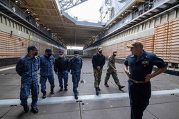 Amphibious Squadron 11 hosts talks with JMSDF
