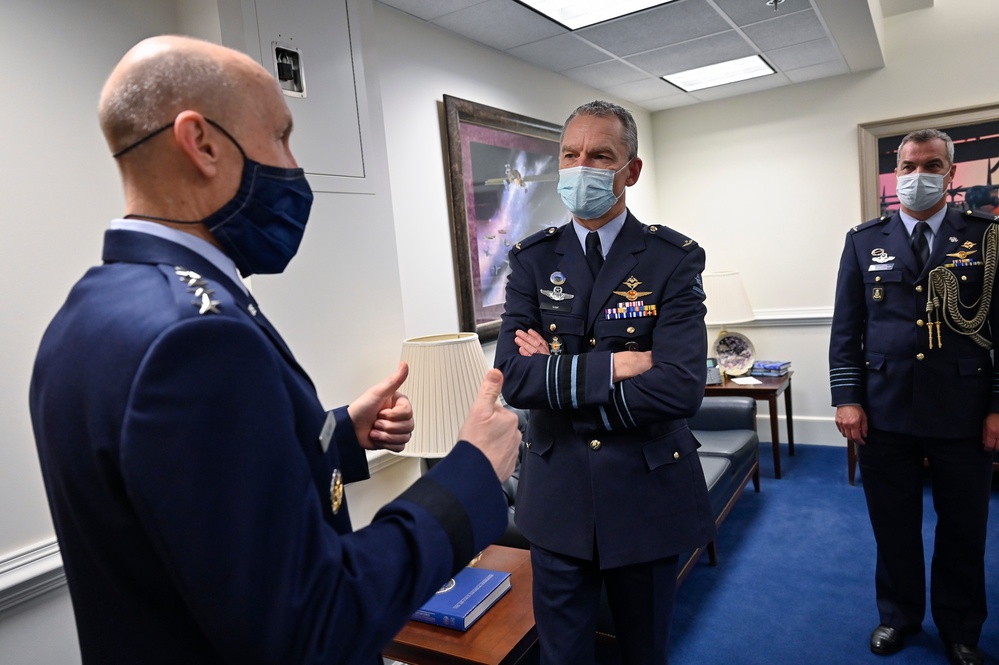 VCSAF Allvin meets Netherlands Lt. Gen. Luyt