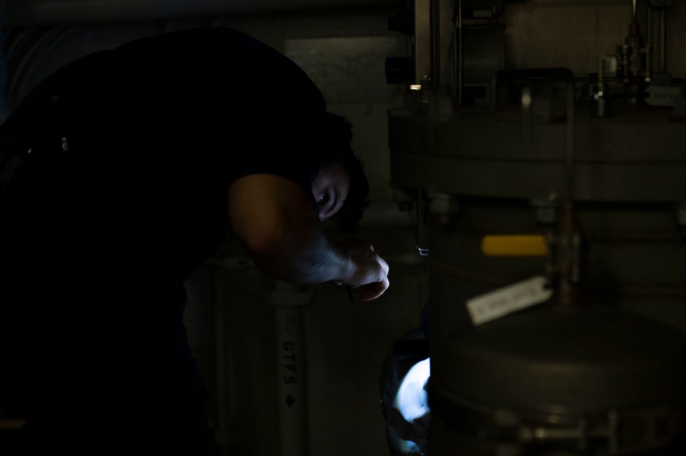 USCGC Stone conducts engineering drills, responds to simulated fires in Eastern Pacific Ocean