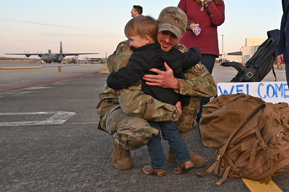 19th AW Airmen return from deployment