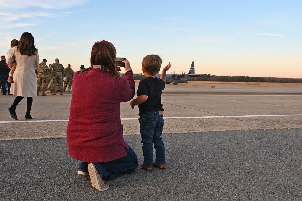 19th AW Airmen return from deployment