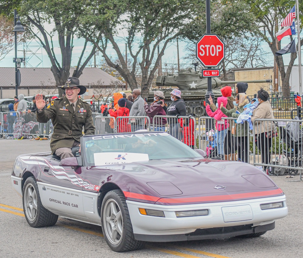 America's &quot;Frist Team&quot; Leads Killeen Holiday Parade