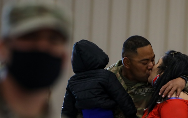 1st Infantry Division Soldiers Return from Operation Inherent Resolve Deployment