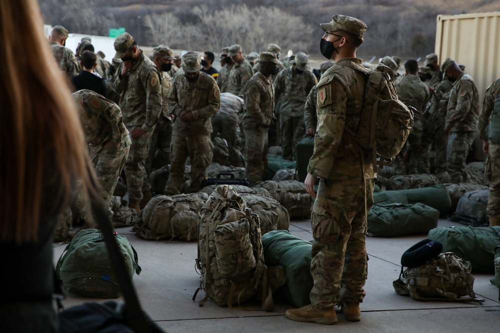 1st Infantry Division Soldiers Return from Operation Inherent Resolve Deployment