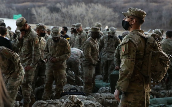 1st Infantry Division Soldiers Return from Operation Inherent Resolve Deployment