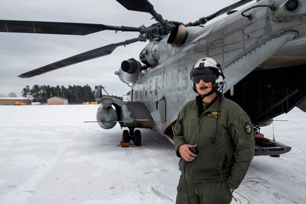 HMH-366 conduct cold-weather training