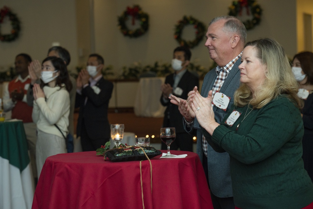 U.S., Japan strengthens friendship during 374th AW Holiday Social