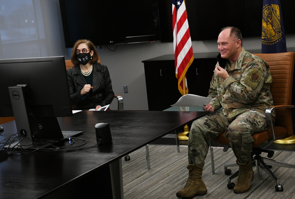 Oregon Governor visits Guardsmen helping commemorate the National Guard’s 385th Birthday