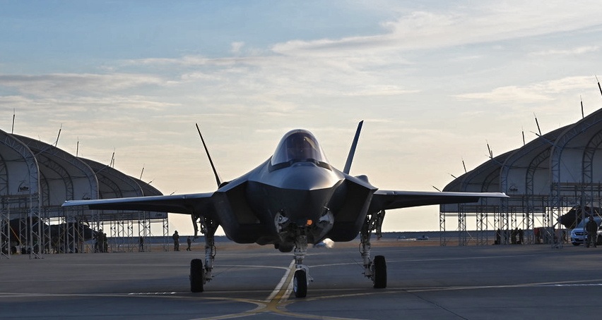 F-35s takeoff from MCAS Iwakuni