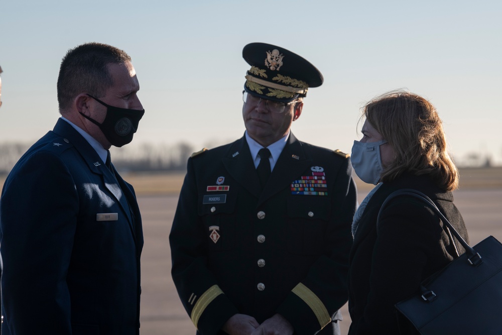 DSD Hicks Visits Selfridge Air National Guard Base