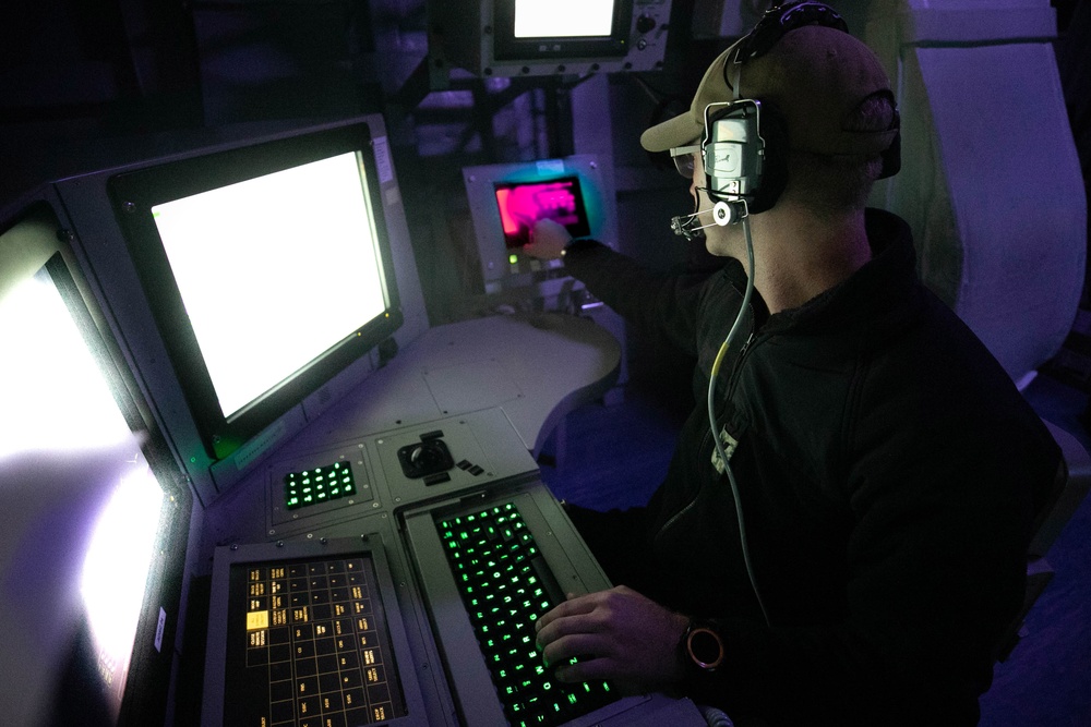 DVIDS - Images - USS Sioux City Sailor Prepares to Fire MK214 Chaff ...