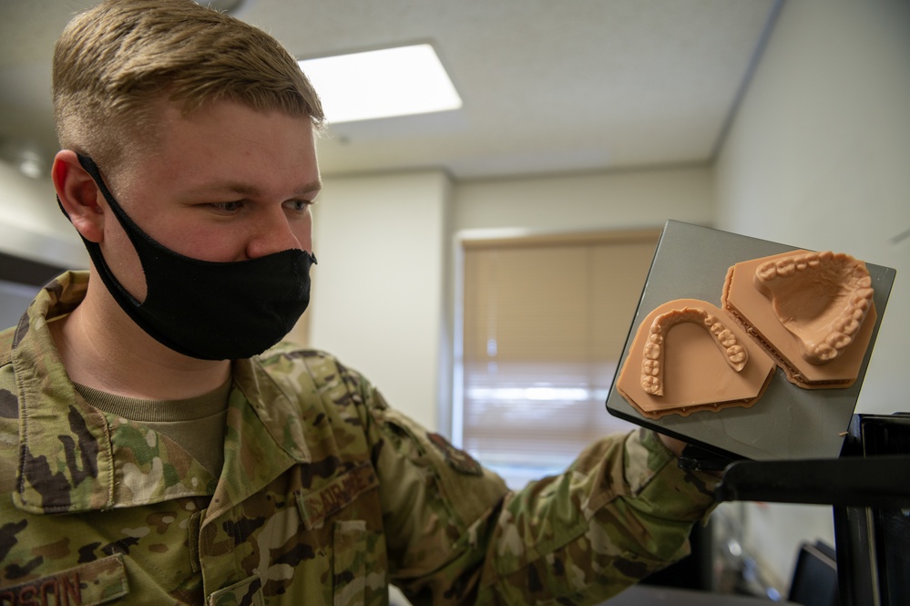 Nailing first impressions: Digital scanner to 3D printer