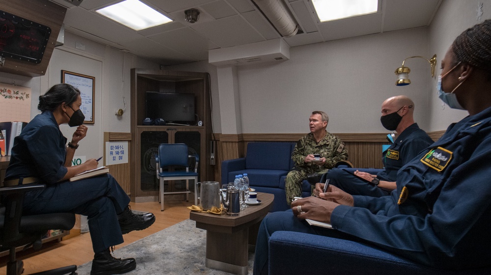 USS O'Kane (DDG 77) Hosts Rear Admiral Sean Bailey