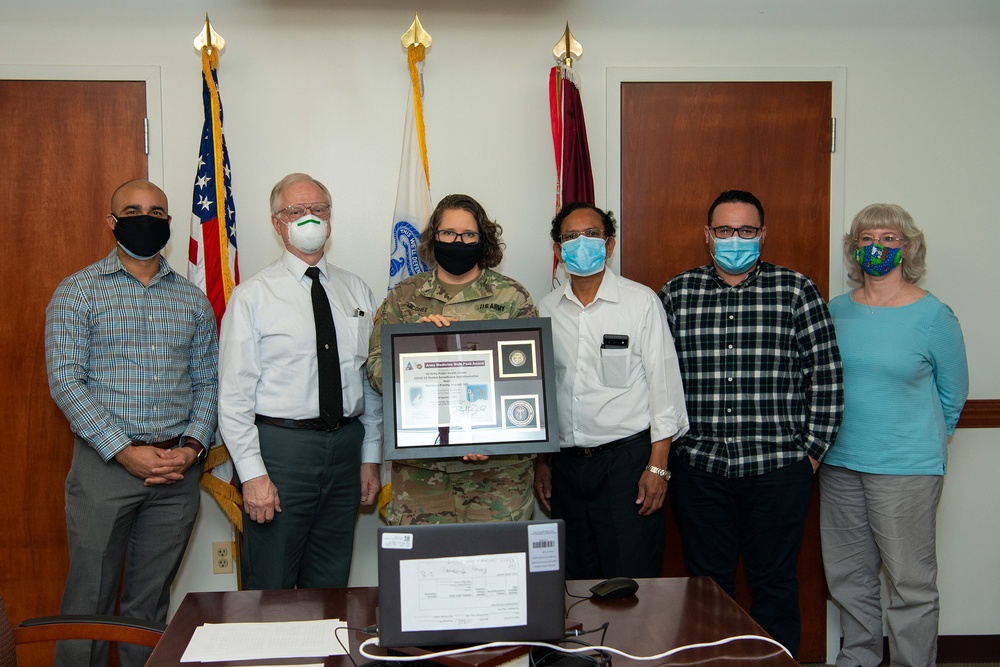 APHC COVID-19 Pooled Surveillance Implementation Team receives Army Medicine Quarterly Wolf Pack Award