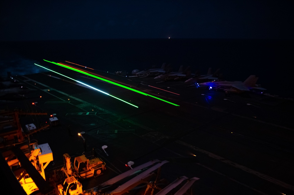 USS Carl Vinson (CVN 70) Conducts Night-Time Flight Operations in Indian Ocean