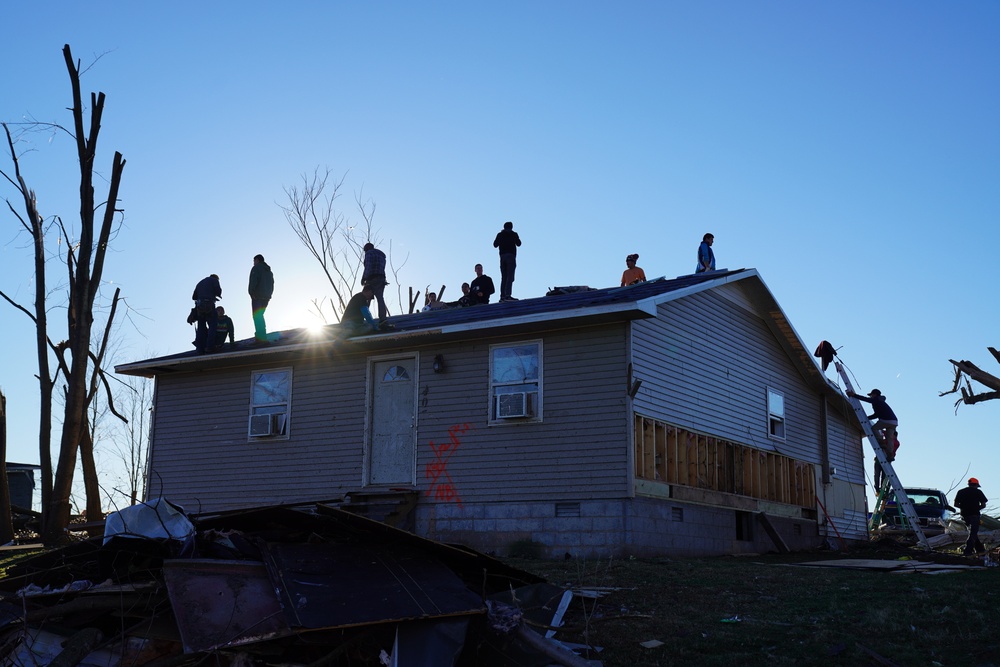 Tornado leaves a path of destruction throughout the Midwest