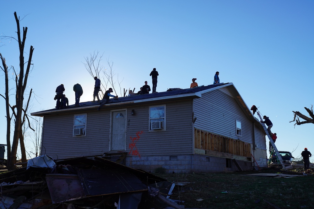 Tornado leaves a path of destruction throughout the Midwest