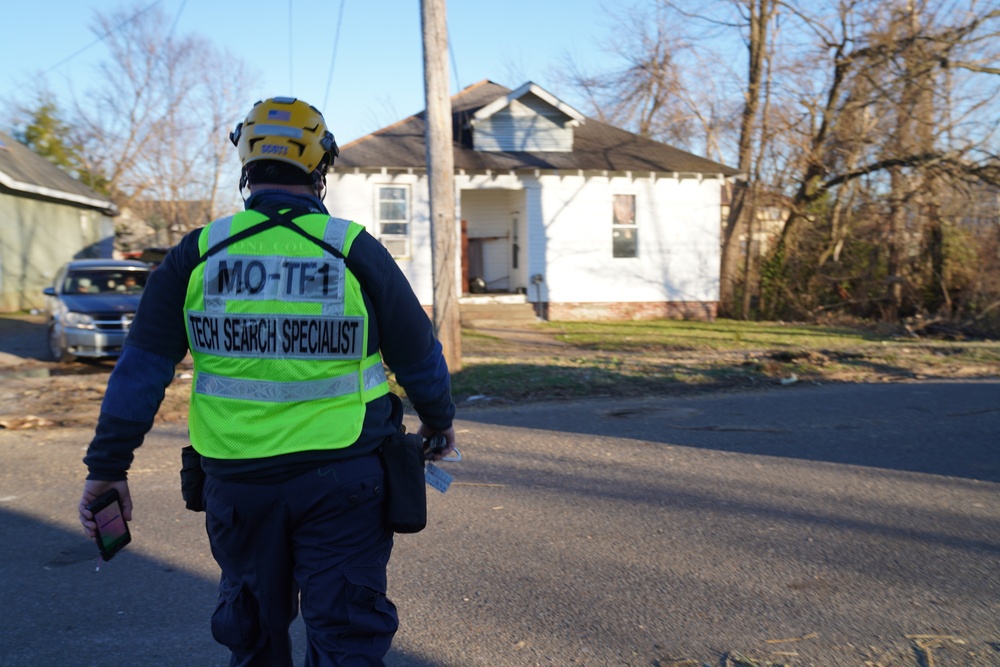 Tornado leaves a path of destruction throughout the Midwest