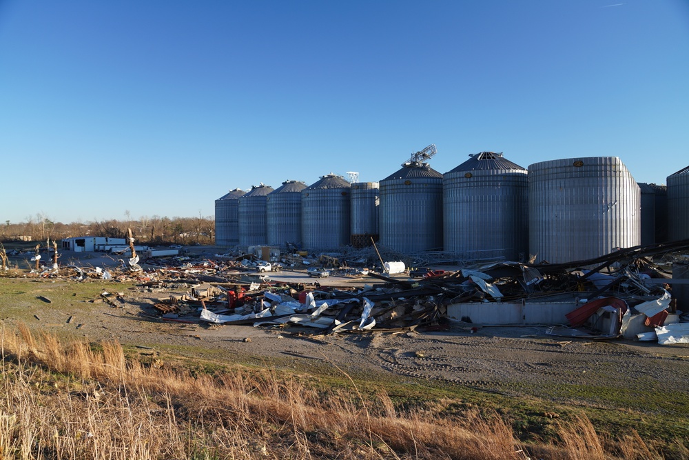 Tornado leaves a path of destruction throughout the Midwest