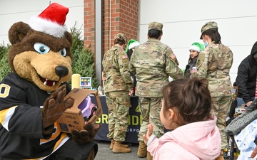 Operation Service, Boston Bruins spread holiday cheer
