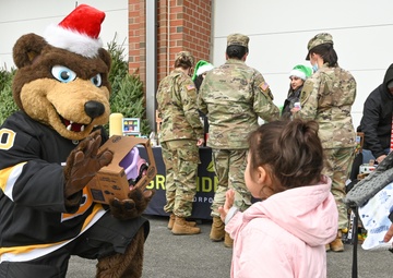 Operation Service, Boston Bruins spread holiday cheer