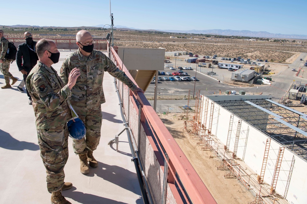 Gen. Bunch visits JSE