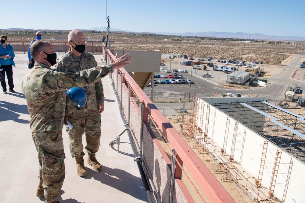 Gen. Bunch visits JSE