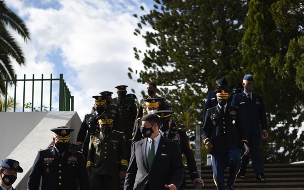 ARNG Key Leader Engagement with Guatemalan leadership