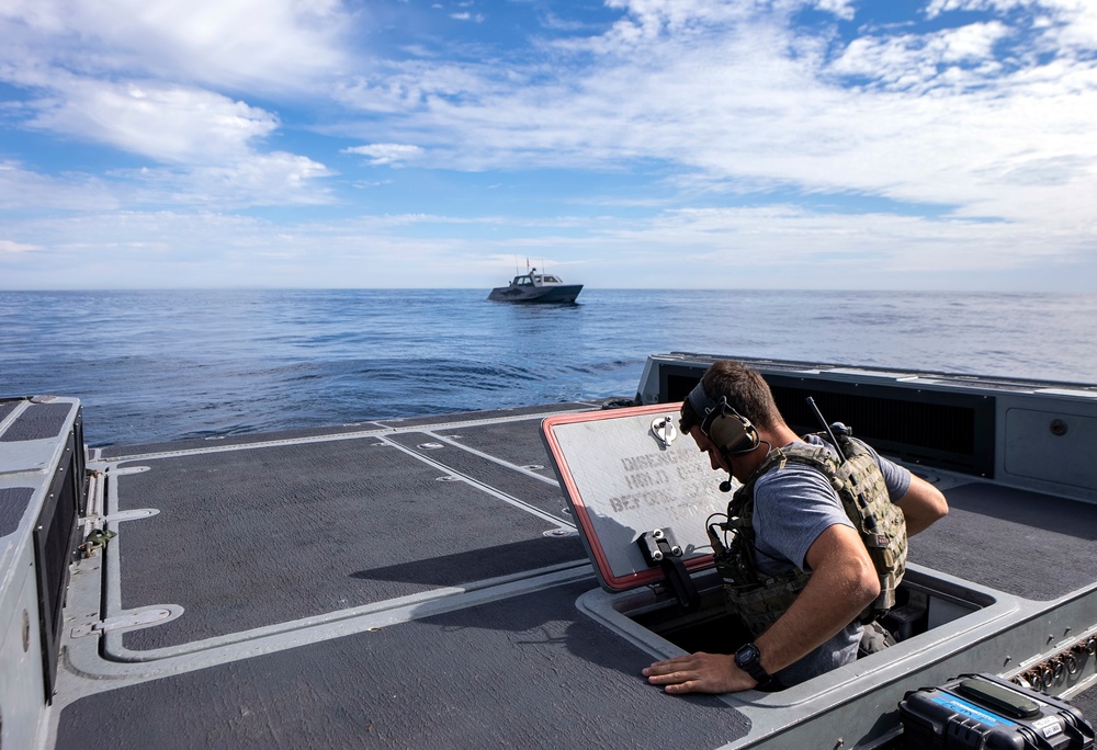 SWCC Trains with Abraham Lincoln Carrier Strike Group
