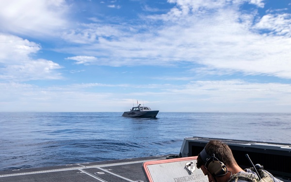 SWCC Trains with Abraham Lincoln Carrier Strike Group