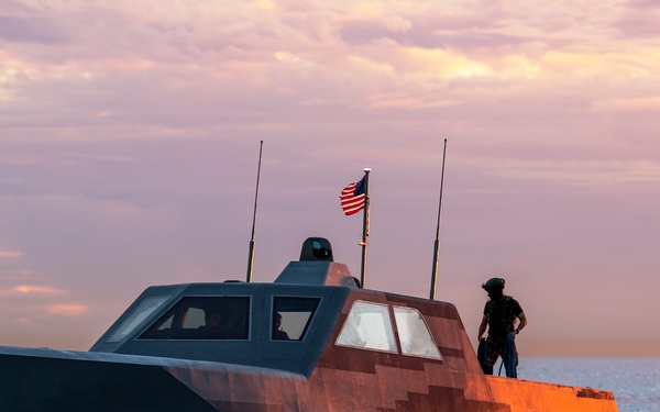 SWCC Trains with Abraham Lincoln Carrier Strike Group