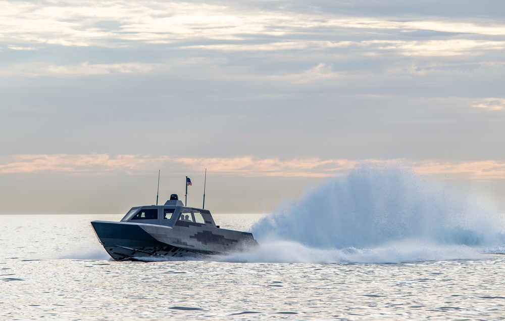 SWCC Trains with Abraham Lincoln Carrier Strike Group
