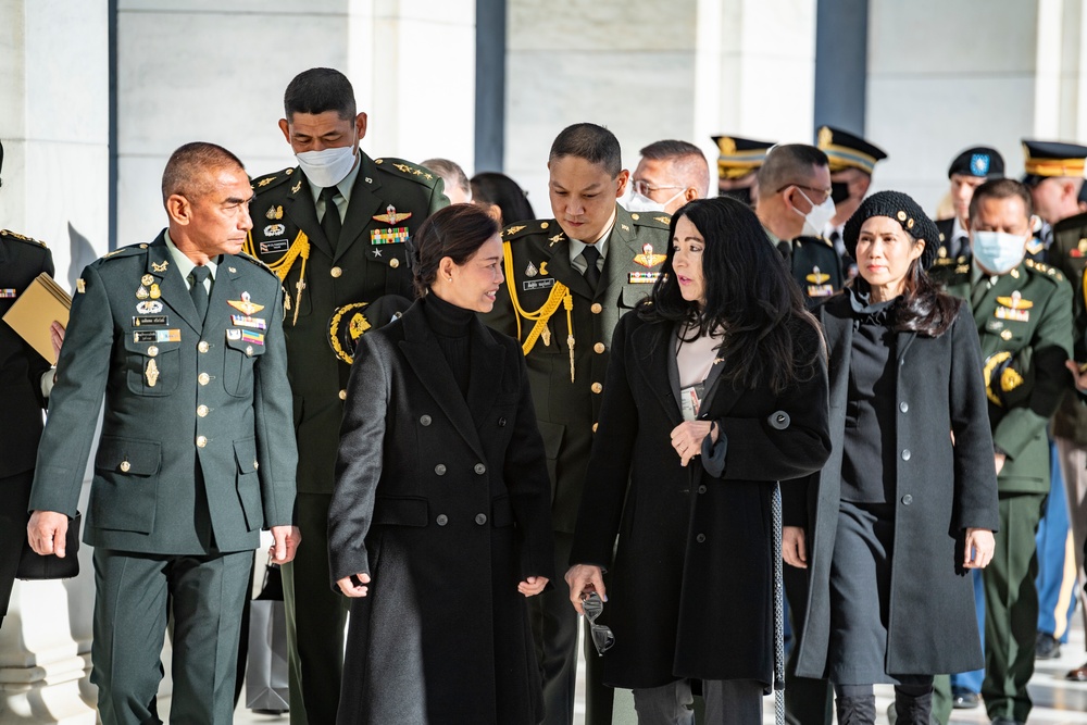 Chief of Defense Forces of Thailand Gen. Chalermphon Srisawasdi Participates in a Public Wreath-Laying Ceremony at the Tomb of the Unknown Soldier