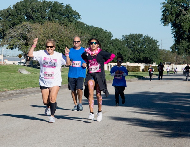 Breast Cancer Awareness 5K participant details her struggles against cancer