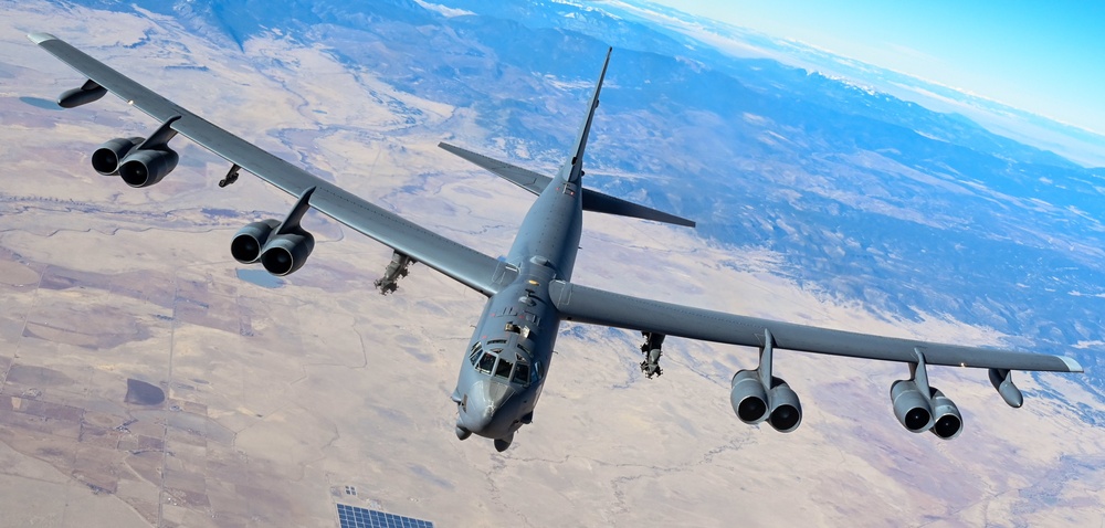 Okies refuel B-52 Stratofortresses