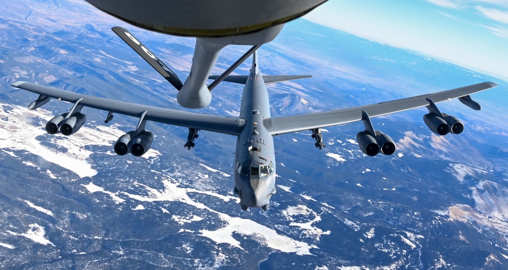Okies refuel B-52 Stratofortresses