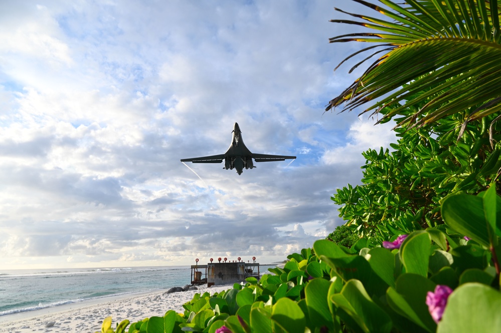 DVIDS - Images - B-1B Lancers deploy to Naval Support Facility Diego ...