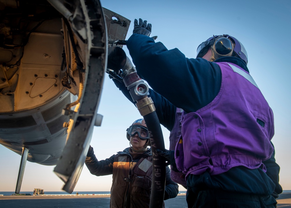 GHWB Personnel Fuel Aircraft