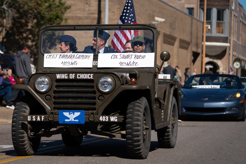 403rd Wing leaders participate in Veterans Day Parade