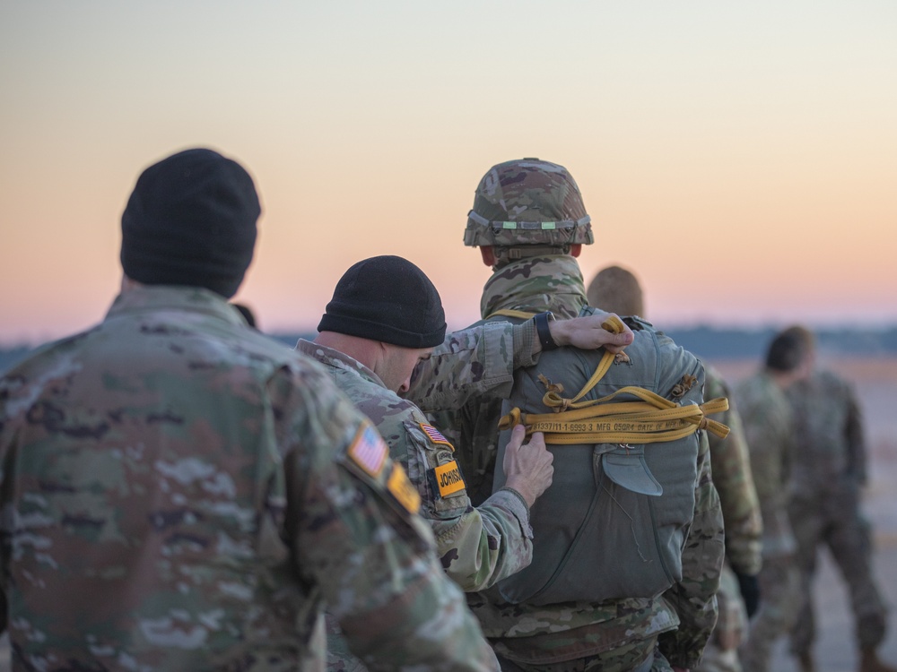 82nd Airborne Division participates in Presents from Paratroopers