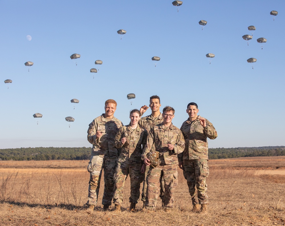 82nd Airborne Division participates in Presents from Paratroopers