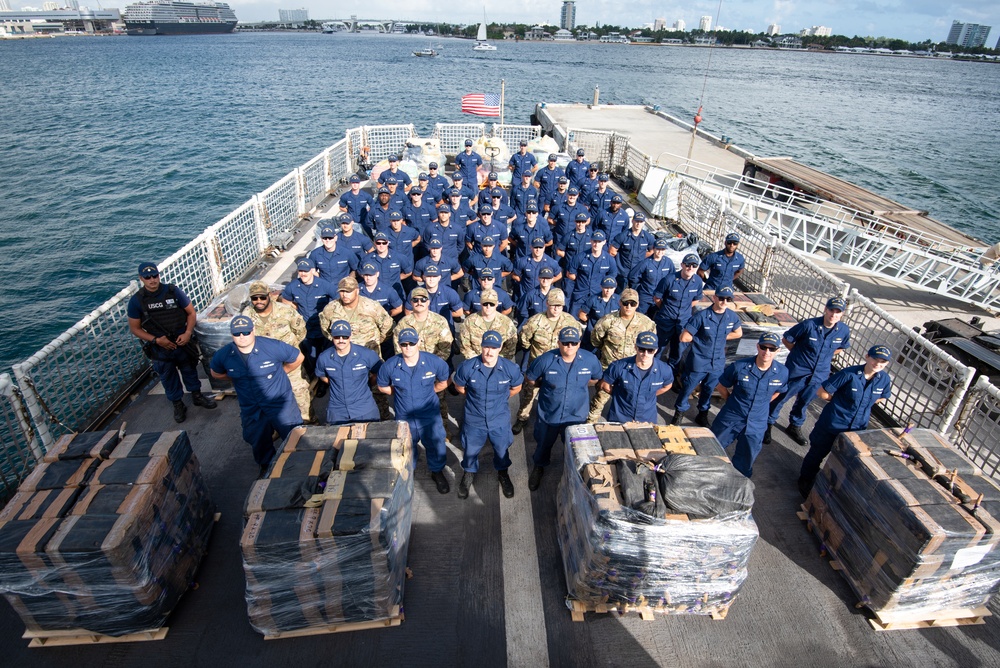 Coast Guard Cutter Vigilant offloads 17,000 pounds of illegal narcotics in Port Everglades