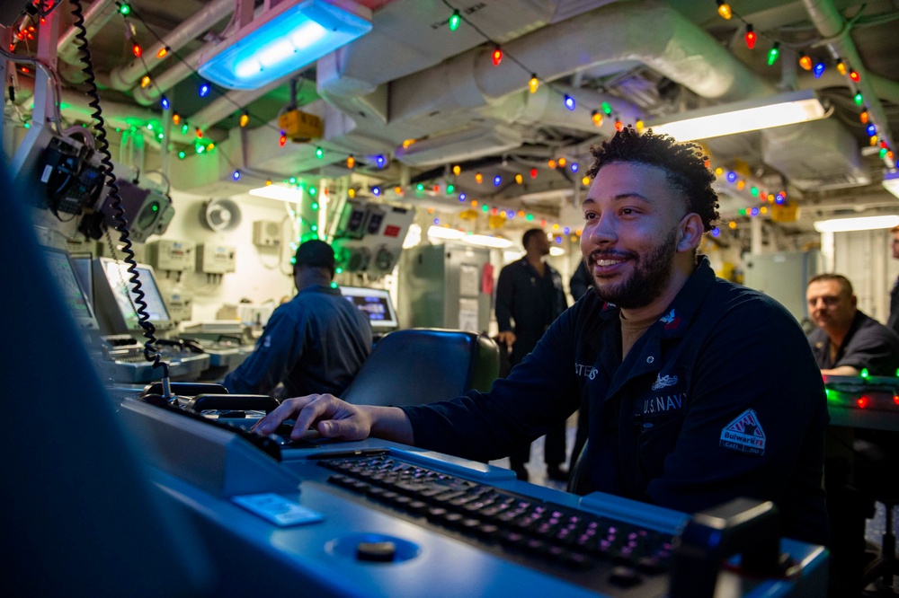 Tis the Season! USS Lake Champlain sails into the holidays for deployment 2021