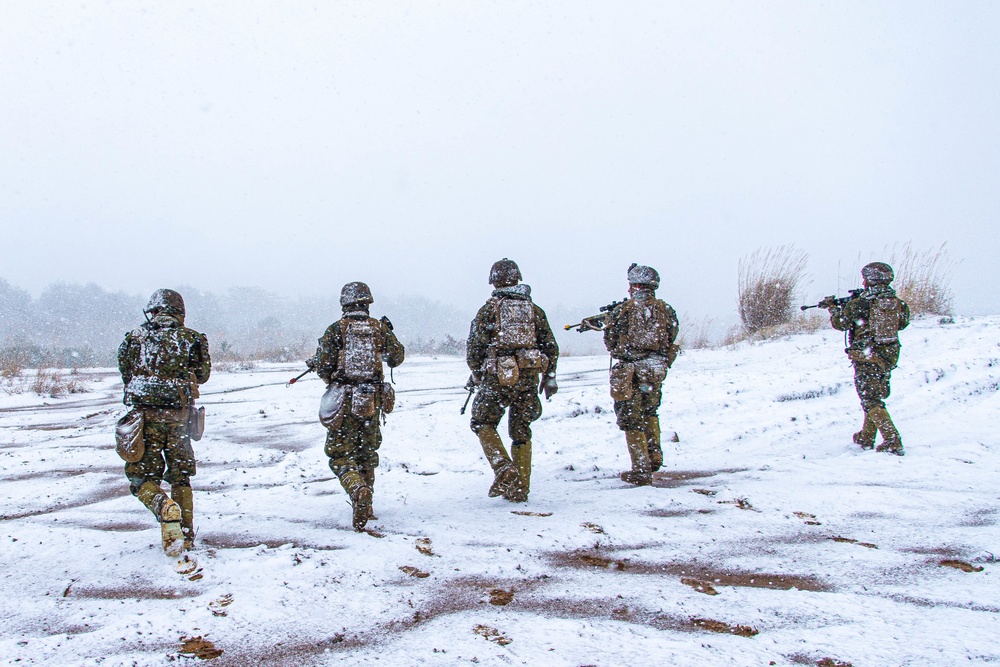 RD21 Marines conduct a Bi-lateral force-on-force