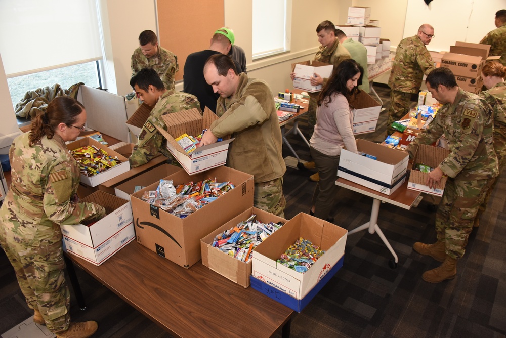 Iowa Guard members assemble care packages for family members